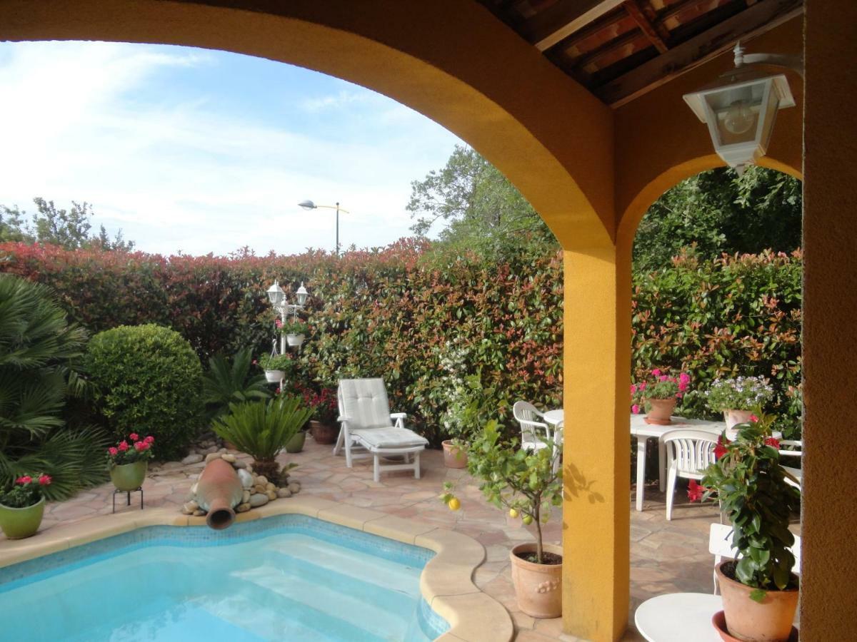 Deux Chambres Chez L'Habitant Dans Villa De Charme Avec Piscine Et Proche Mer Cuers Zewnętrze zdjęcie