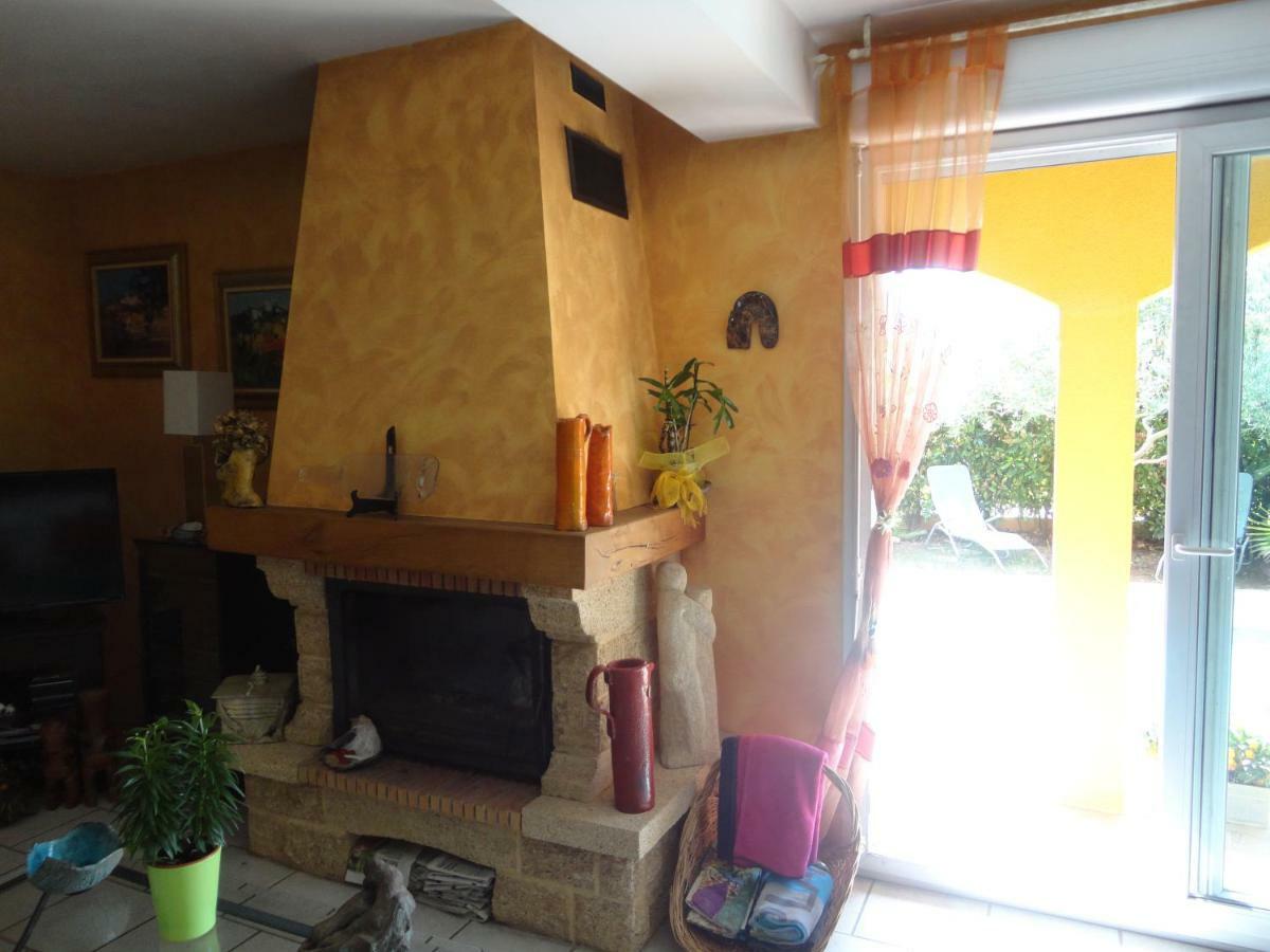 Deux Chambres Chez L'Habitant Dans Villa De Charme Avec Piscine Et Proche Mer Cuers Zewnętrze zdjęcie