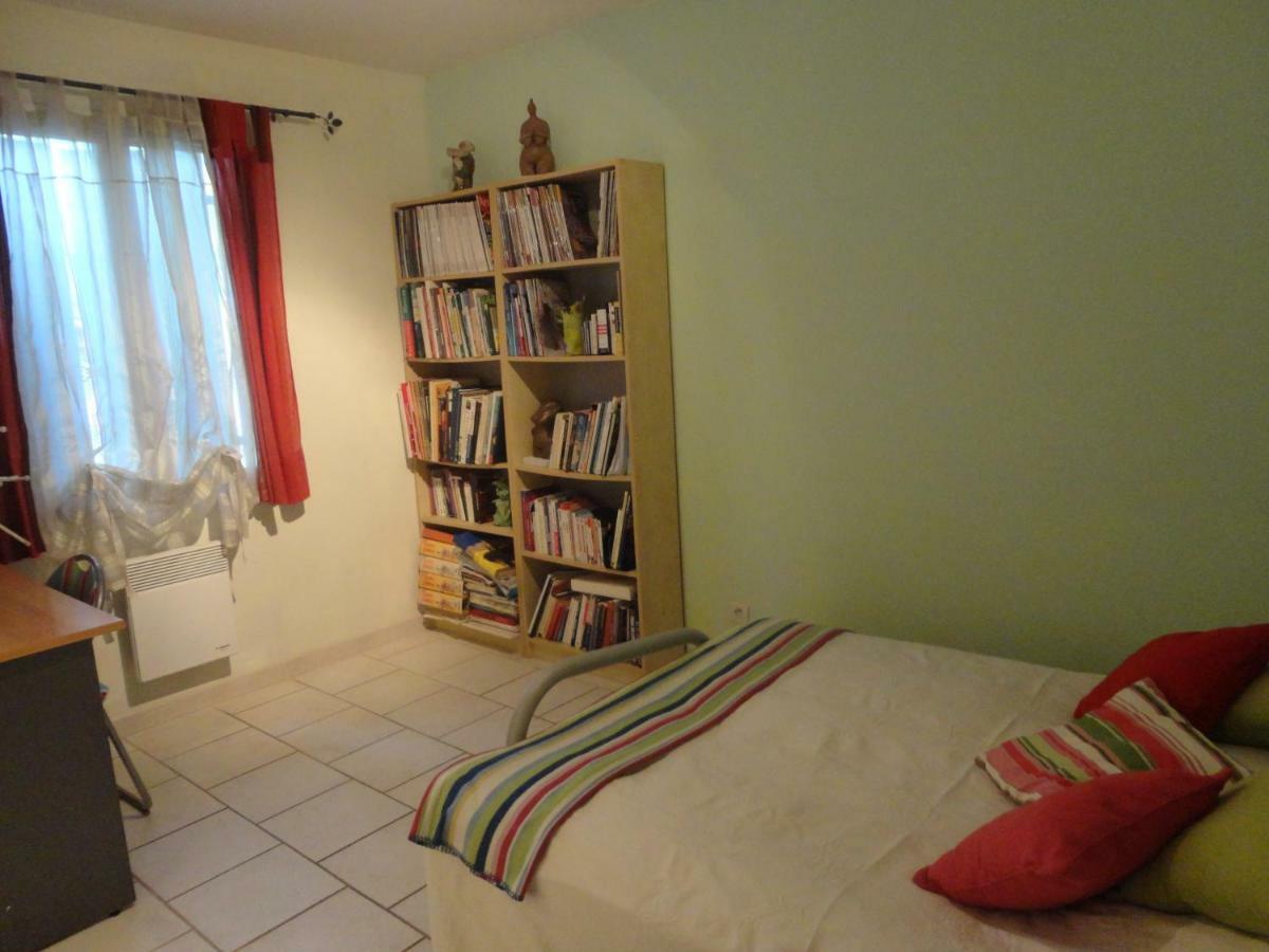 Deux Chambres Chez L'Habitant Dans Villa De Charme Avec Piscine Et Proche Mer Cuers Zewnętrze zdjęcie
